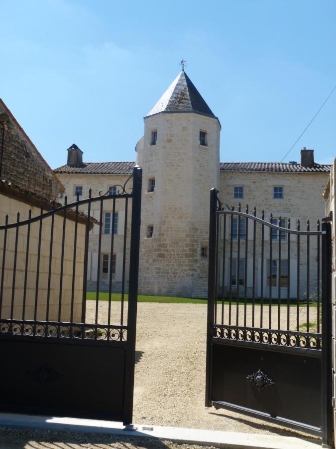 Logis De Pierre Levee Bed & Breakfast Bessines ภายนอก รูปภาพ