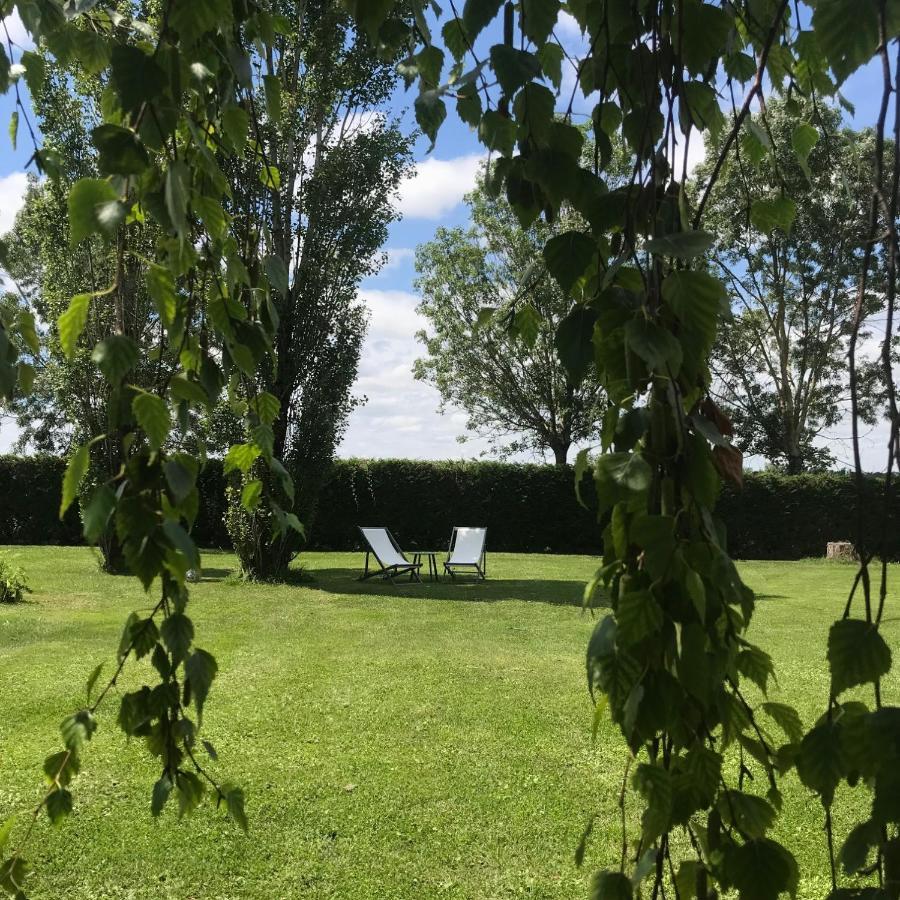 Logis De Pierre Levee Bed & Breakfast Bessines ภายนอก รูปภาพ